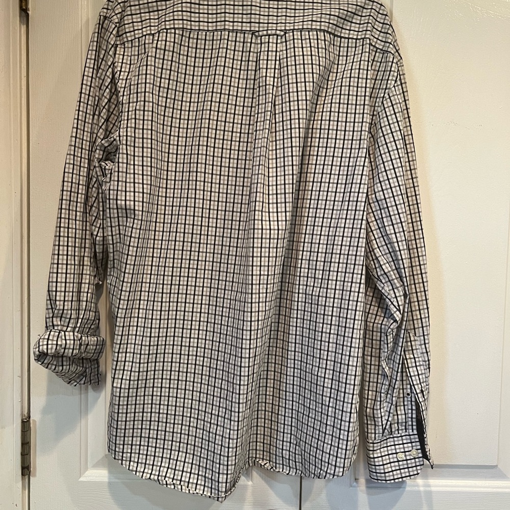 IZod Menās Button-up Long Sleeve Shirt Large - Picture 2 of 4